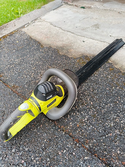 Ryobi 550W pensasleikkuri