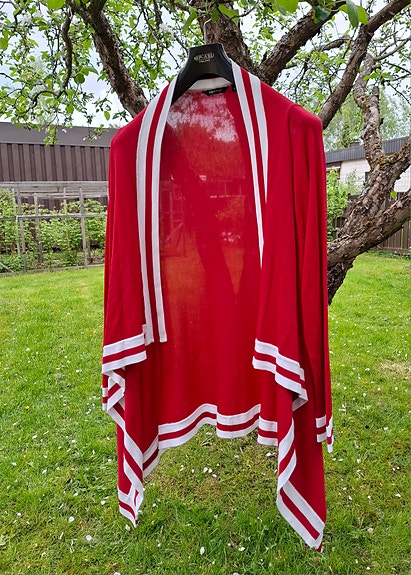 MY WEAR pitkä punainen neuletakki