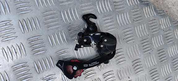 Shimano takavaihtaja