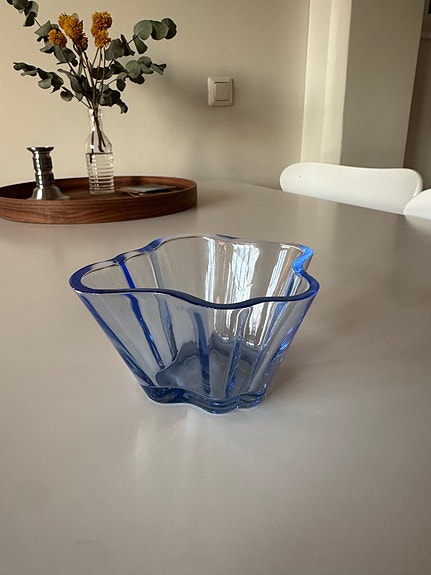 Myydään (18e): Alvar Aalto collection Iittala-kulho. Vedensininen.