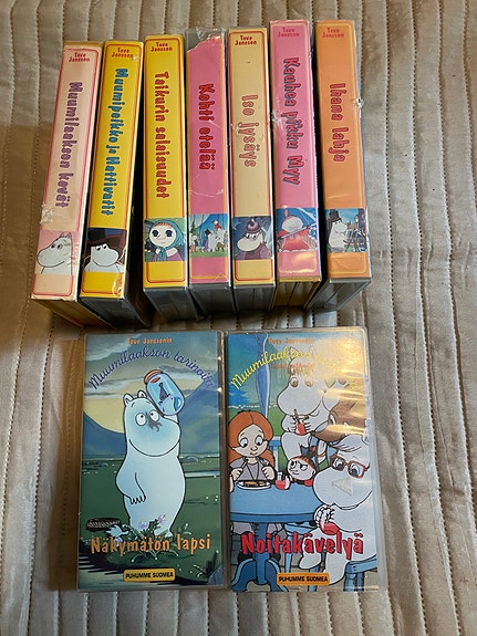 Muumit VHS-kasetteja
