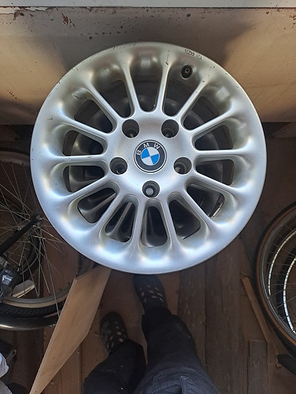 Bmw aluvanteet 15"