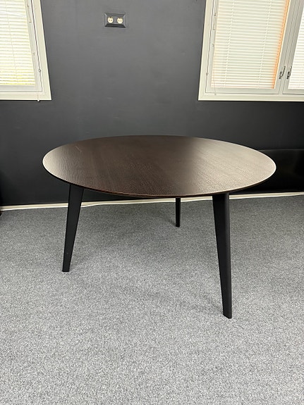 Beliani WITNEY - Pyöreä tumma ruokapöytä - 120 cm