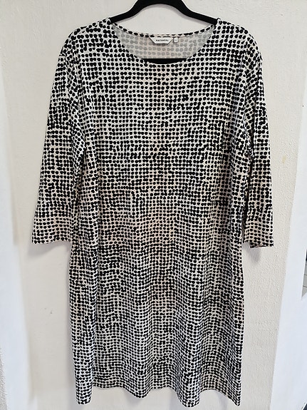 Marimekko Varpu Orkanen mekko XXL mustavalkoinen