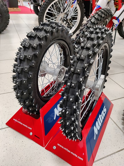 Vannesarja piikkirenkailla 12/14" - BSE 110/125cc