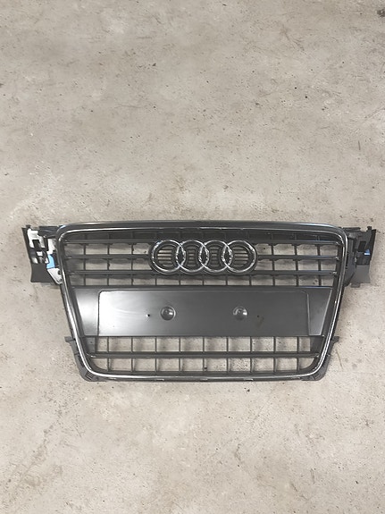 Audi A4 B8 2008–2012
Puskurin maski.