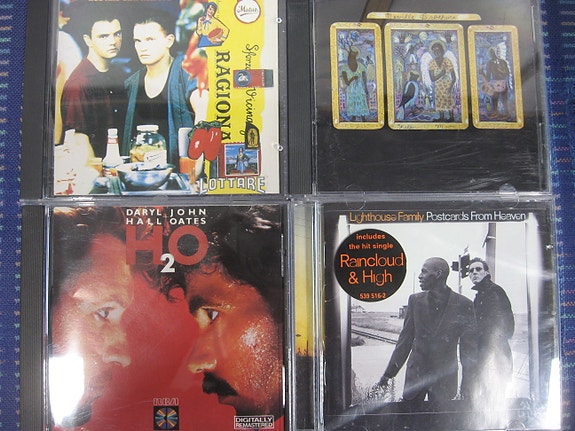 Hue And Cry, The Neville Brothers, Daryl Hall & John Oates, Bobby Brown