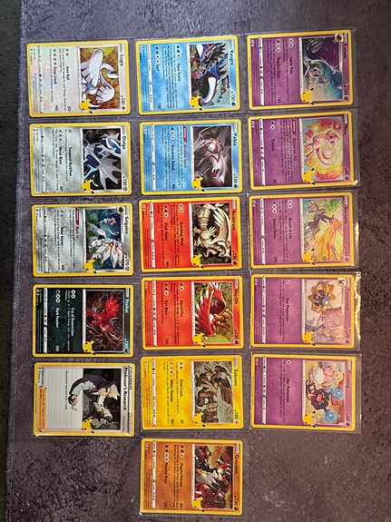 Pokemon Celebrations (2021) Holo kortteja