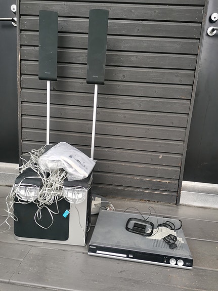 Philips kotiteatteri kaiuttimilla