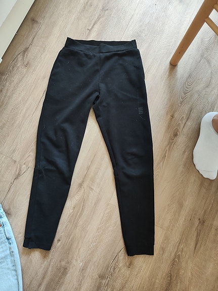 SOC lasten unisex trikoo-/verkkarit housut koko 134 musta