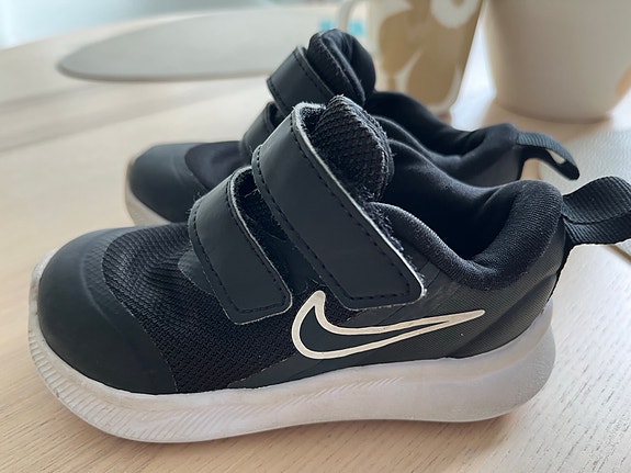 Nike lenkkarit 22