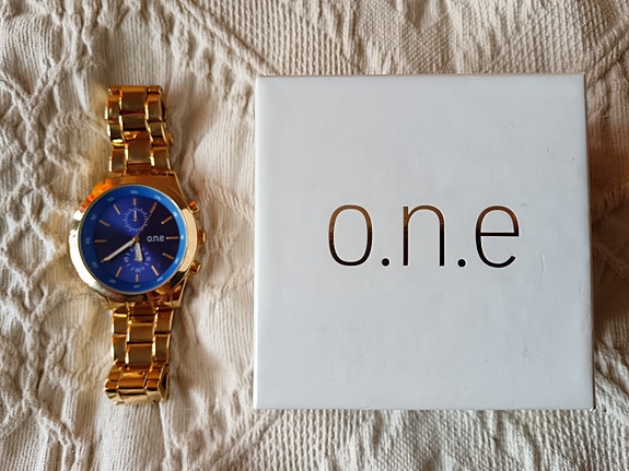 o.n.e -rannekello.