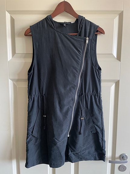H&M hupullinen liivimekko