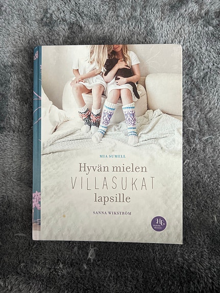 Hyvän mielen villasukat lapsille - neulekirja