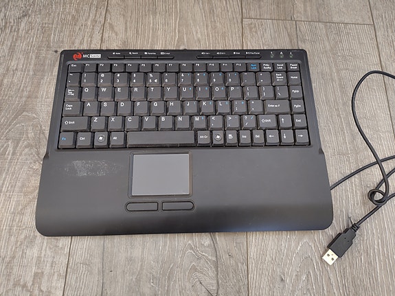 McSaite USB-näppäimistö kosketuslevyllä