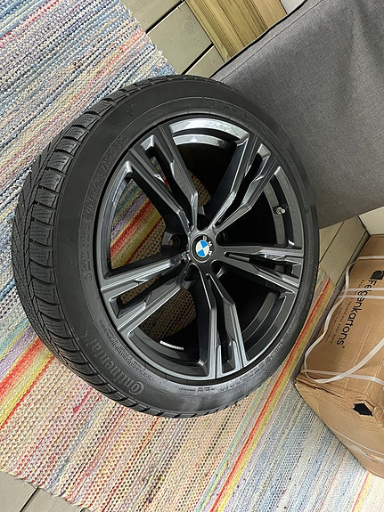 18” alkuperäinen BMW M798 talvirengassarja (OEM, TPMS, Continental)