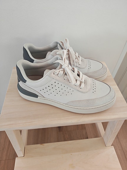 Clarks nahkaiset tennarit koko 41 vaaleat