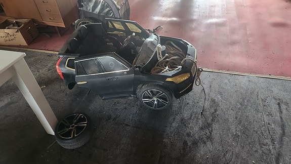 Kaksi volvoa