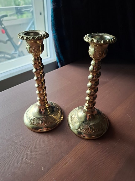 Vintage messinki kynttilänjalat/ kullanväriset