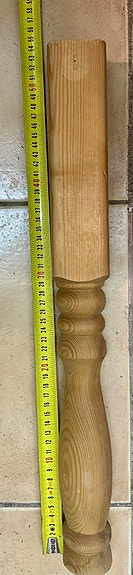 pöydän jalka noin 52cm