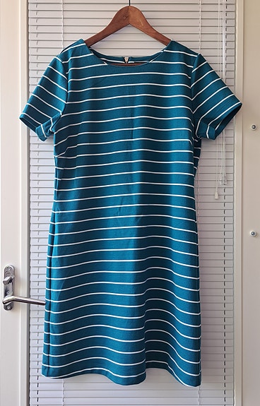 Raidallinen kesämekko, koko 44
