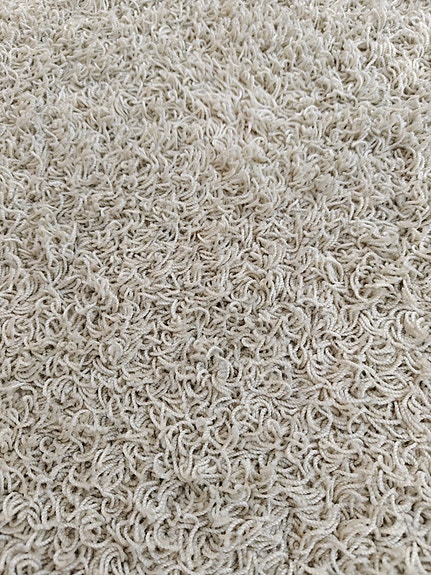 Beige polyamid nukkamatto