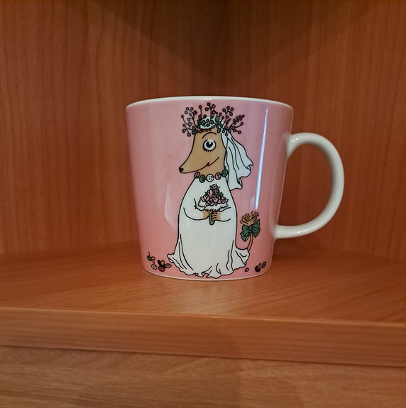 Muumimuki tarralla