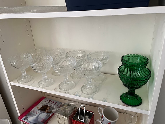Iittala lasimaljat jalalla, kirkas ja vihreä