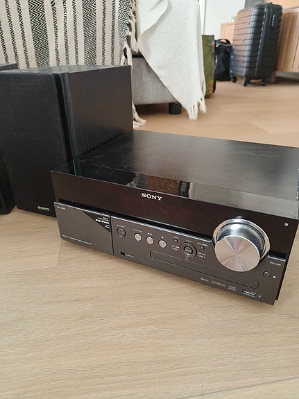Sonyn HCD-MX500i stereot + 2 kaiutinta