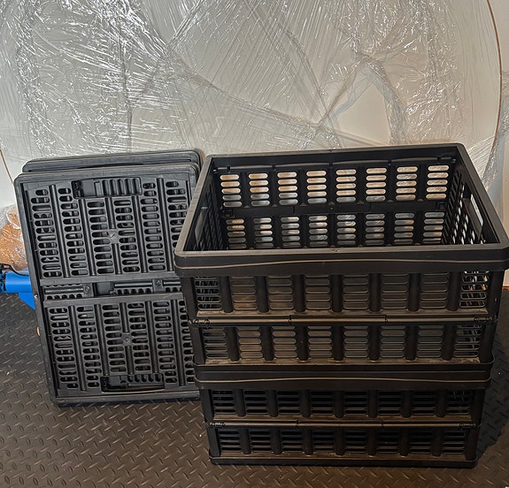 Litteäksi taittuvat ja pinottavat korit musta kori laatikko muovikori basket box