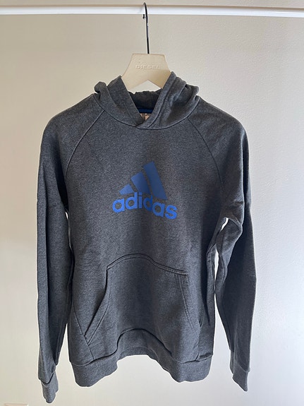 Adidaksen huppari