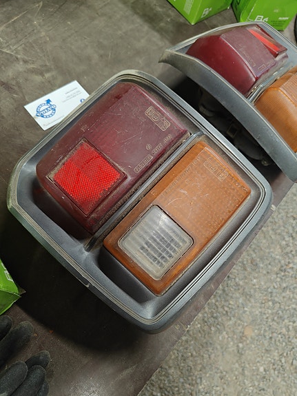 Datsun 100a takavalot.