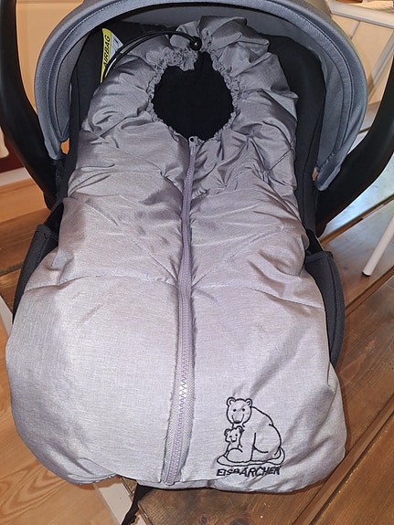 Lämpöpussi turvakaukaloon