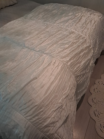 IKEA valkoinen päiväpeitto / sängynpäällinen