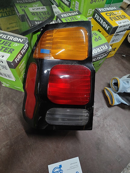 Mitsubishi pajero sport vasen takavalo