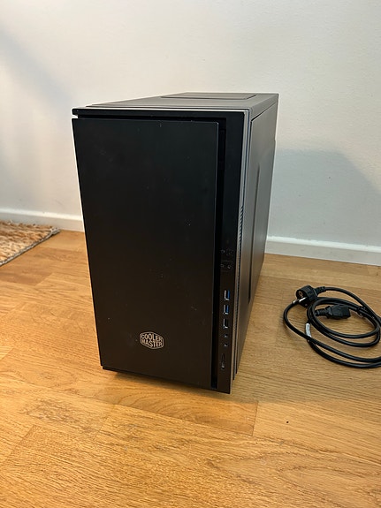 Cooler Master Silencio 352 m-atx kotelo + dvd