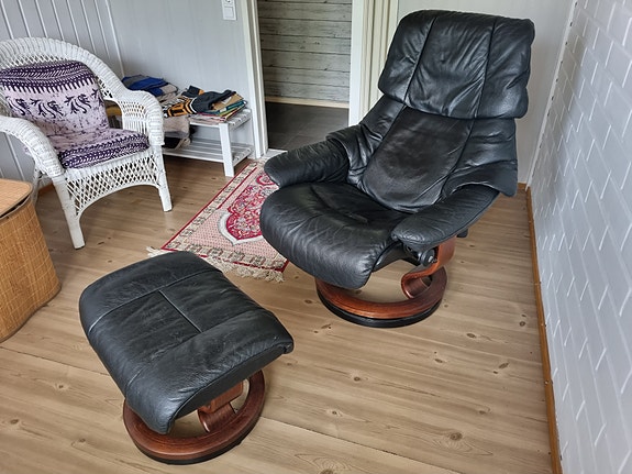 Stressless Nojatuoli mekanismituoli ja rahi nahkaa