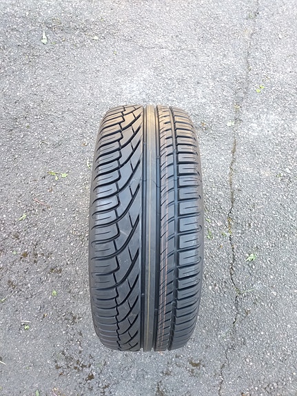 Michelin 205/55 R16 -rengas