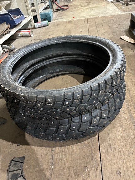Mopon nastarenkaat 100/80-17 ja 140/70-17