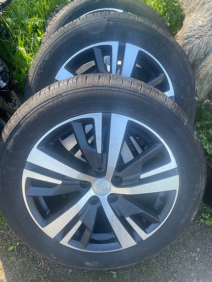 Peugeot alkup alut hyvät 18" Suv kesärenkaat