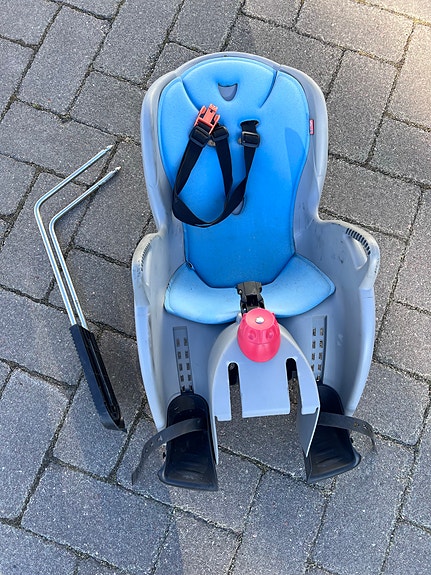 Lastenistuin pyörään VARATTU
