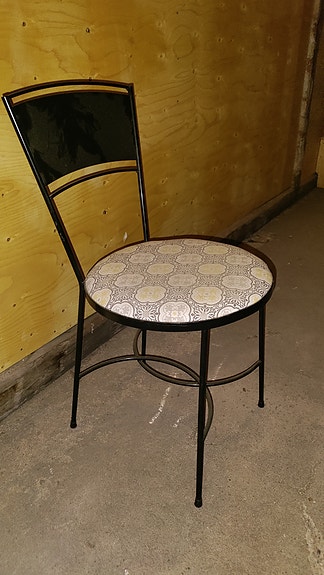 Metallinen tuoli pehmustettu
