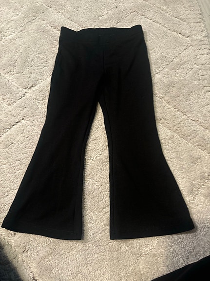 Lindex tyttöjen housut koko 104 musta