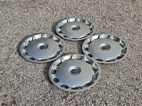 Volvo 15" pölykapselit 4 kpl
