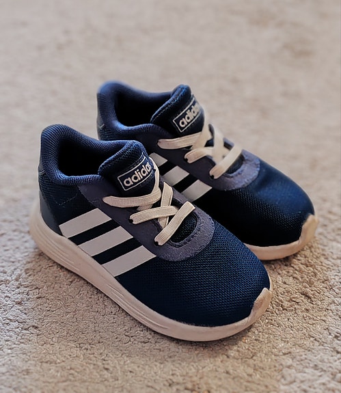 Adidas lenkkarit