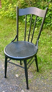 Myydään varhainen Muuramen wieniläismallinen pinnatuoli (1910–1920-luku)