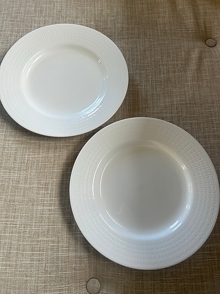 Rörstrand Swedish Grace valkoiset lautaset