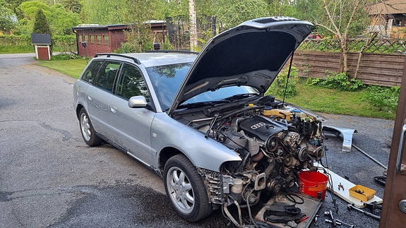 2001 Audi A4 B5 Avant etuveto osina.