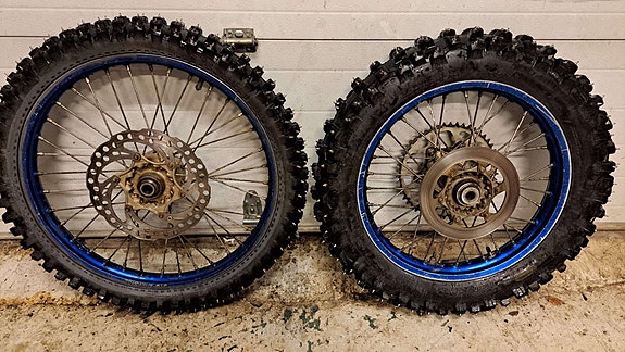 Excel enduro vanteet piikkirenkailla