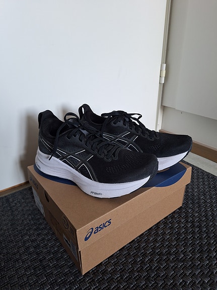 ASICS Gel-Kayano 32 naisten juoksukengät